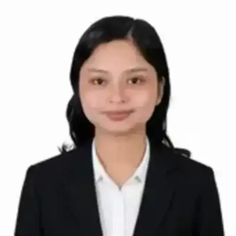 Regine Laguilles headshot photo
