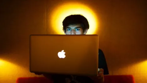 Aaron swartz activist trying to open up online fed