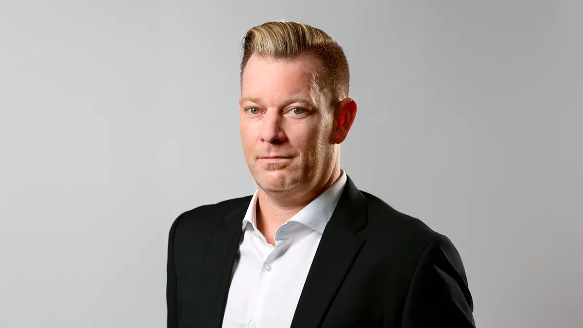 Ps photoheadshot lee shelford formal lrg print