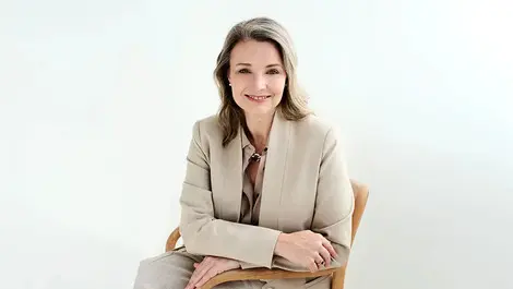 Ps   nicole buisson   headshot