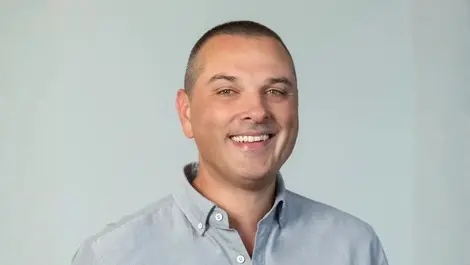 Theo hourmouzis headshot